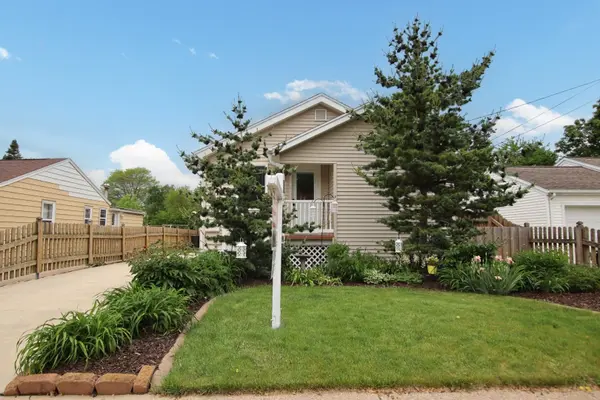 1729 DELAWARE ST, Oshkosh, WI 54902