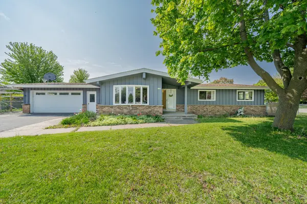 2189 W 9TH AVE, Oshkosh, WI 54904-8043