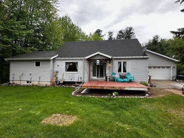 N2911 COUNTY RD Y, Clintonville, WI 54929-8539