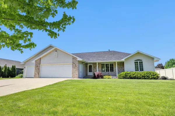 2500 MANITOWOC RD, Green Bay, WI 54311-5582