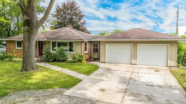 585 E JOHNSON ST, Fond Du Lac, WI 54935