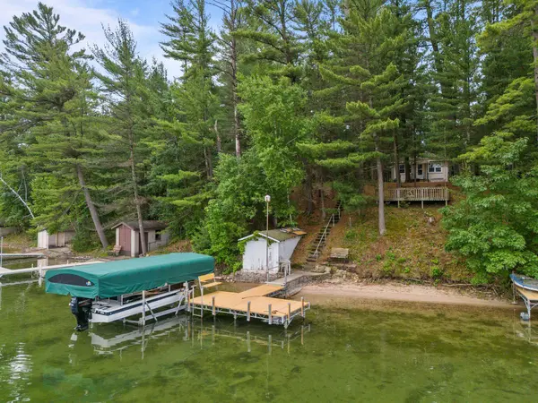 W5696 GILBERT LAKE RD, Wild Rose, WI 54984