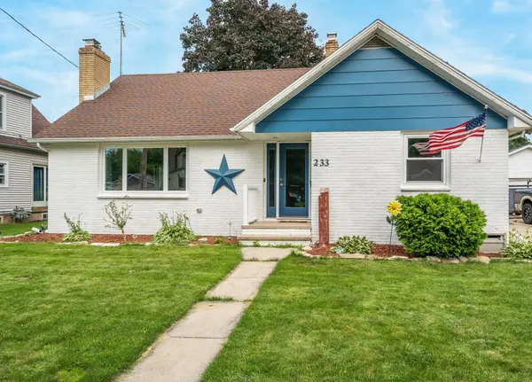 233 S LINCOLN ST, Kimberly, WI 54136-2021