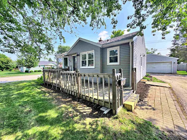 642 CLEVELAND ST, Neenah, WI 54956