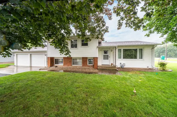 330 ZARLING AVE, Oshkosh, WI 54901
