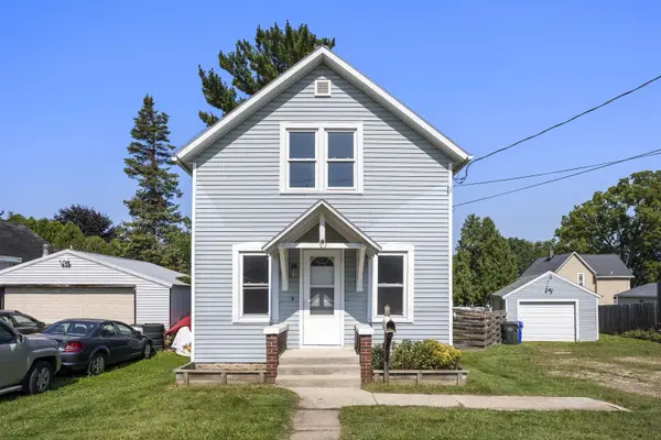 713 DESNOYER ST, Kaukauna, WI 54130