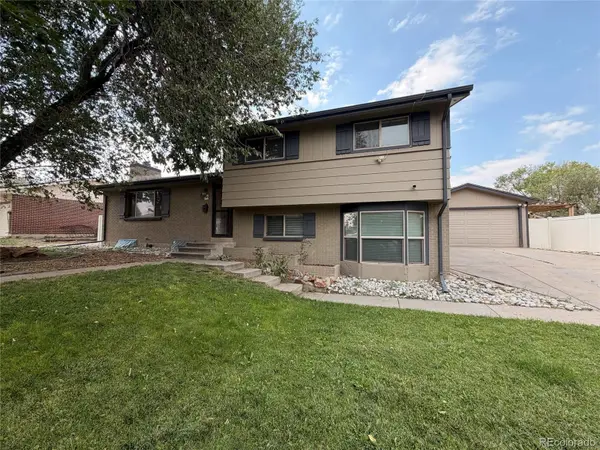 945 Dearborn ST, Aurora, CO 80011