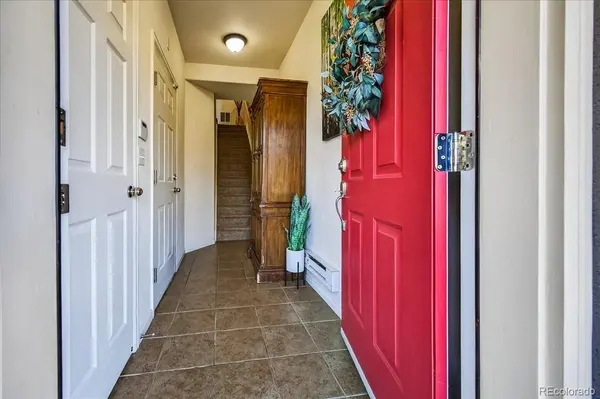 18767 E Yale CIR #B, Aurora, CO 80013
