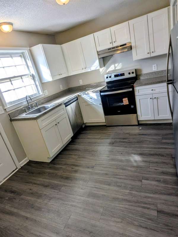 736 Holder Dr, Nashville, TN 37217