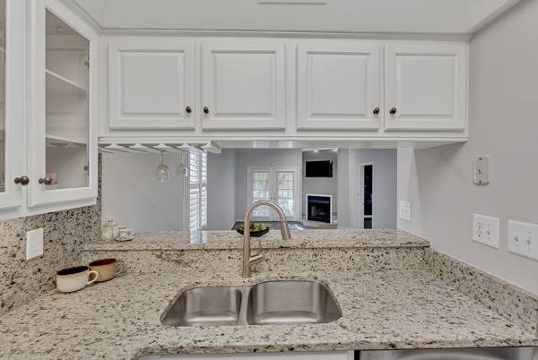 107 W End Pl, Nashville, TN 37205