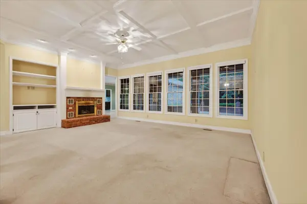 216 Patrick Dr, Dover, TN 37058