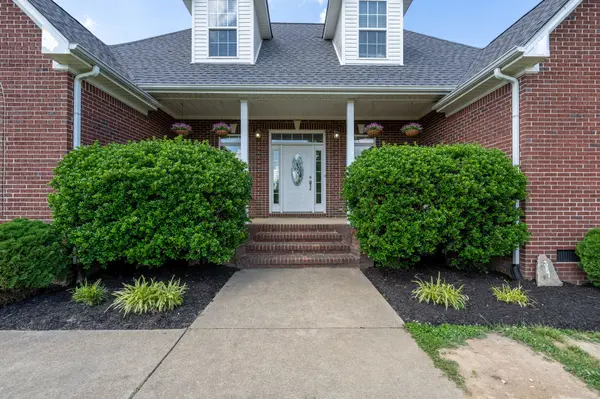 387 Center Point Dr, Summertown, TN 38483