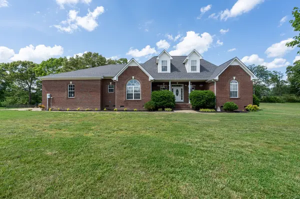 387 Center Point Dr, Summertown, TN 38483