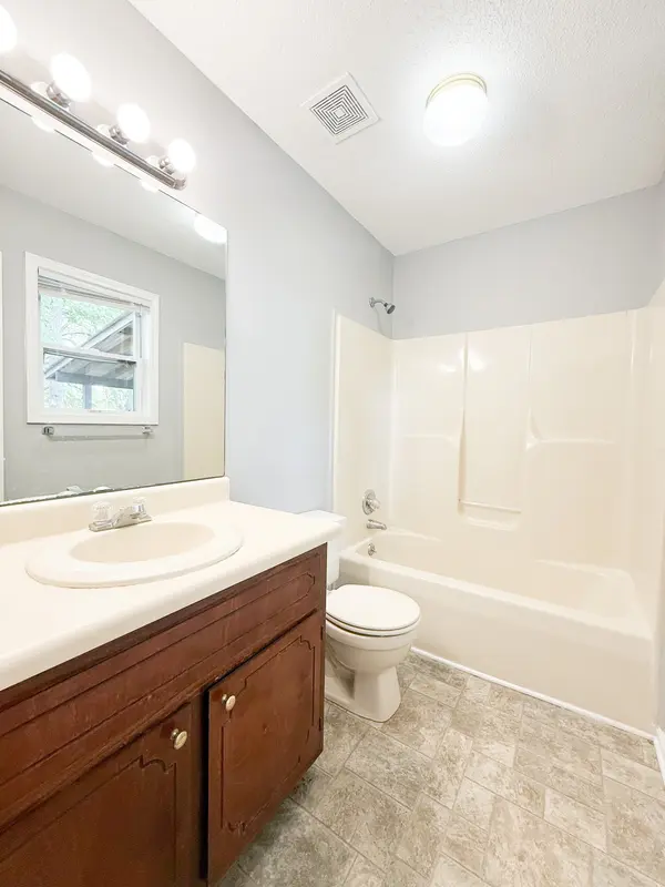 952 Princeton Dr, Clarksville, TN 37042