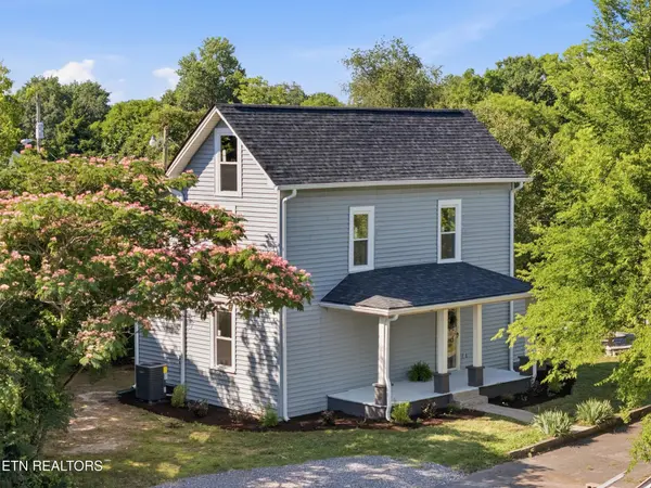 315 Poplar St, Lenoir City, TN 37771