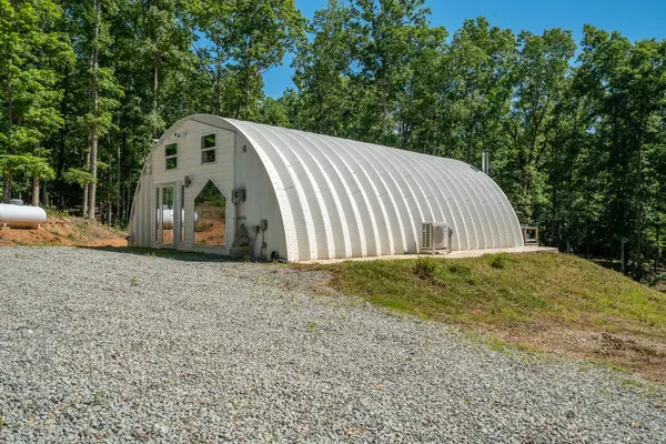 1239 Cherokee Rd, Waynesboro, TN 38485