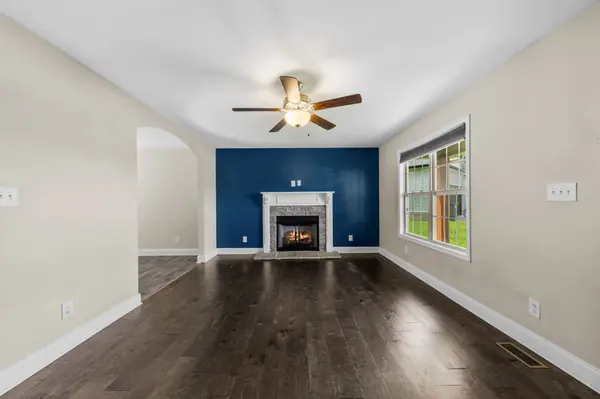 454 N Magnolia Dr, Clarksville, TN 37042