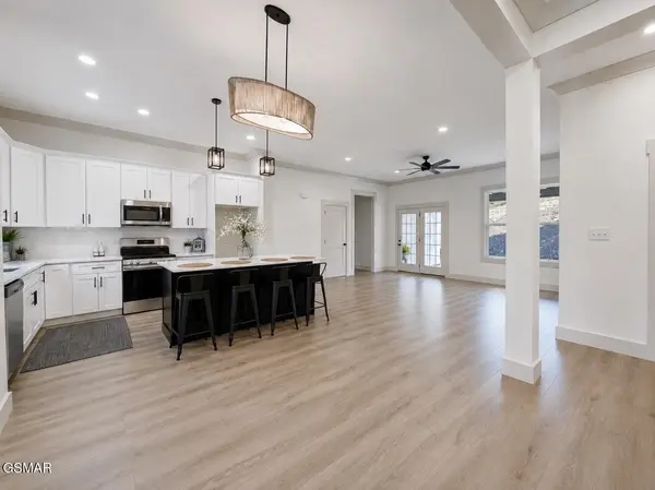 136 Cove Springs Drive, Dandridge, TN 37725