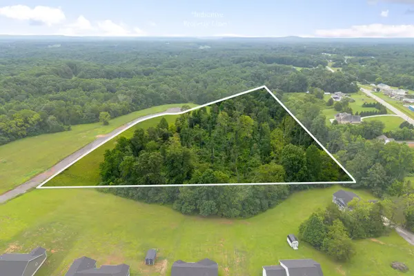 4 Johnson Chapel Rd, Sparta, TN 38583
