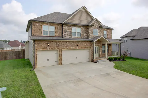 230 Cotoneaster Ln, Clarksville, TN 37043