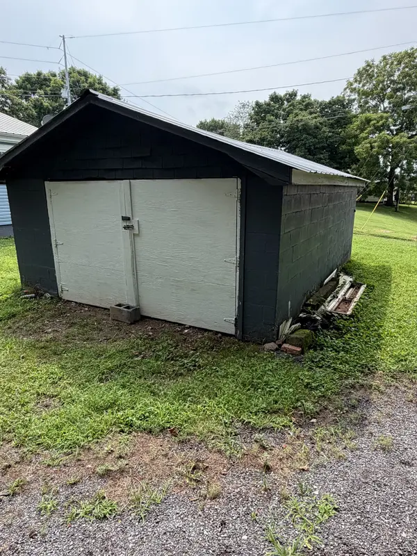 7204 Highway 76 #W, Adams, TN 37010