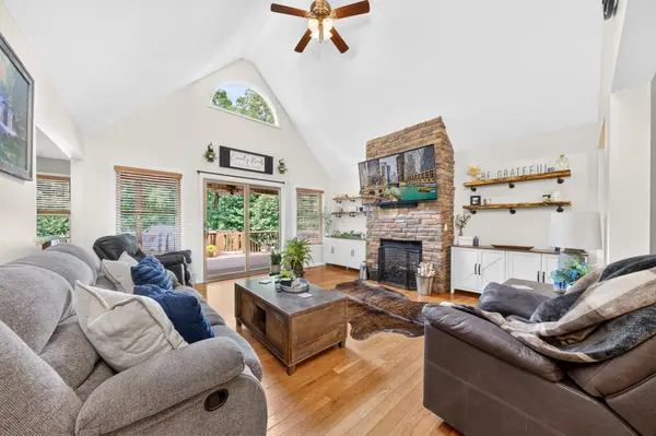 317 Georgee Rd, Jamestown, TN 38556