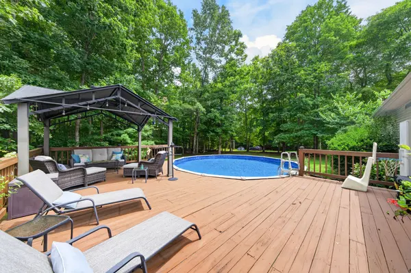 317 Georgee Rd, Jamestown, TN 38556