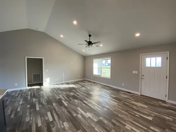 102 Willow Hill Ct, Auburn, KY 42206