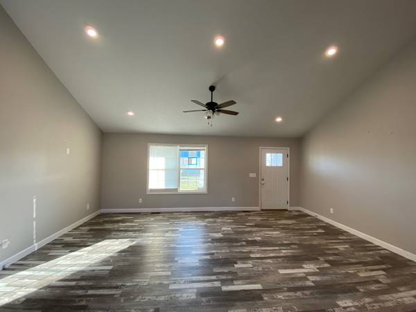 102 Willow Hill Ct, Auburn, KY 42206