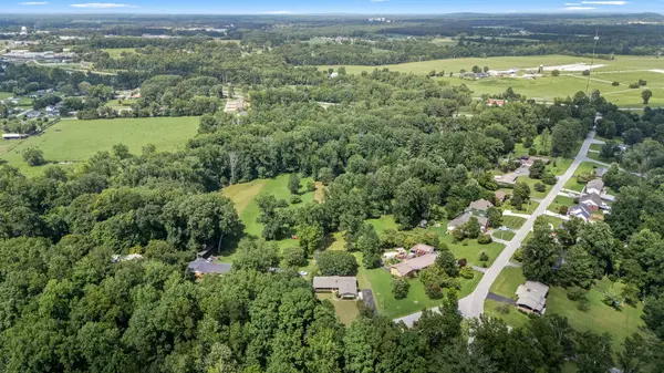 42 Hillwood Cir, Manchester, TN 37355