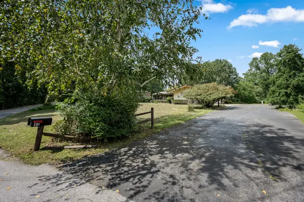 42 Hillwood Cir, Manchester, TN 37355