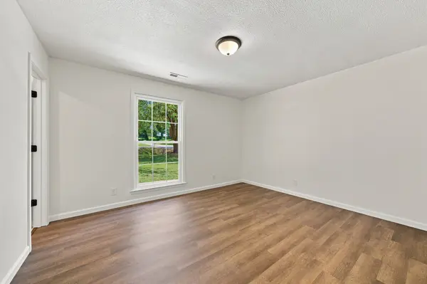 1788 Theresa Dr, Clarksville, TN 37043