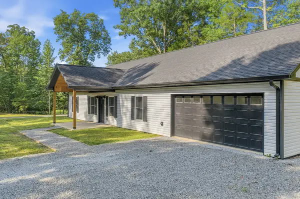 19 Dobson Ave, Camden, TN 38320