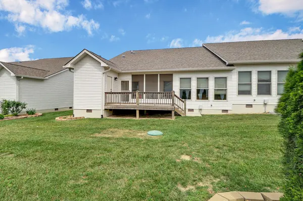 384 Woodgate Dr, Crossville, TN 38571