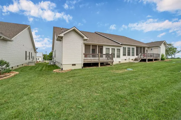 384 Woodgate Dr, Crossville, TN 38571