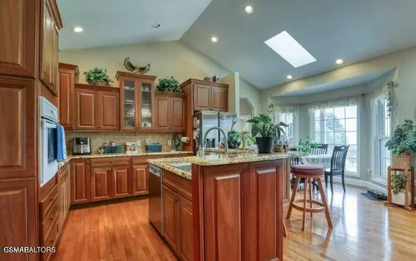849 Pinnacle Drive, Dandridge, TN 37725