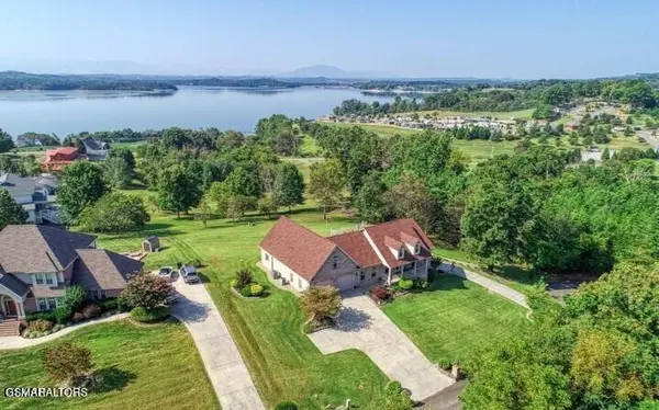 849 Pinnacle Drive, Dandridge, TN 37725