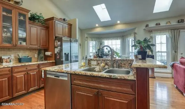 849 Pinnacle Drive, Dandridge, TN 37725