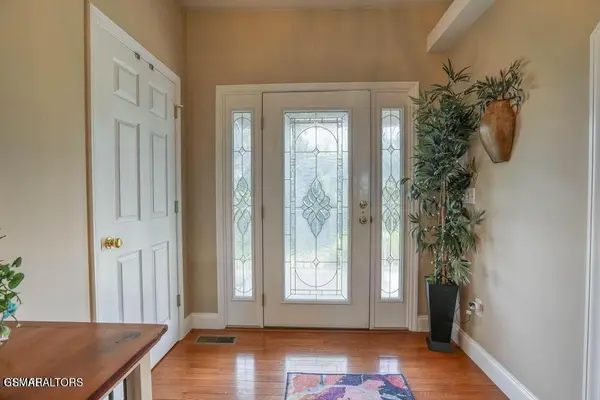 849 Pinnacle Drive, Dandridge, TN 37725