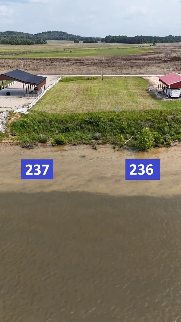 2623 Hardin Bottom River Rd, Clifton, TN 38425