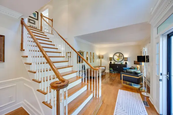 65 Ravenwood Hills Cir, Nashville, TN 37215