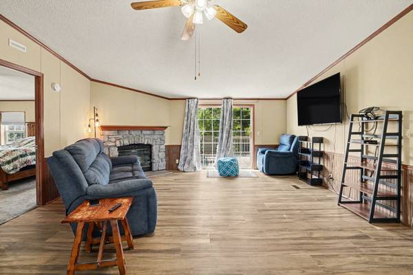 97 Claude Fox Rd, Lafayette, TN 37083