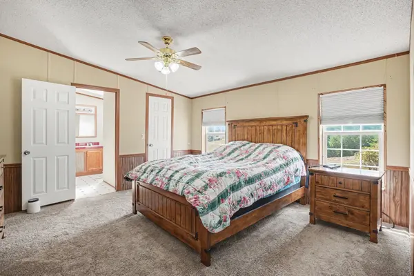 97 Claude Fox Rd, Lafayette, TN 37083