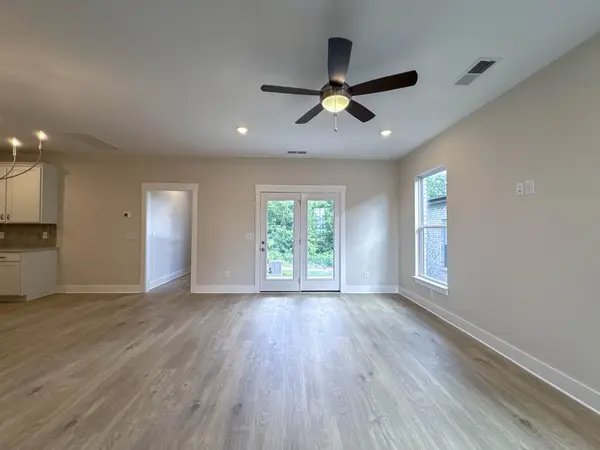 2015 Horseshoe Cir, Gallatin, TN 37066