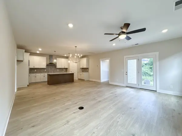 2015 Horseshoe Cir, Gallatin, TN 37066