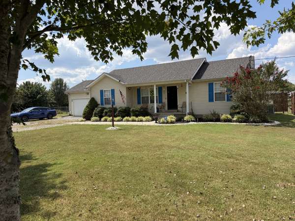 425 Davis Ln, Bell Buckle, TN 37020