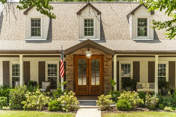 1048 Hillview Dr, Hendersonville, TN 37075