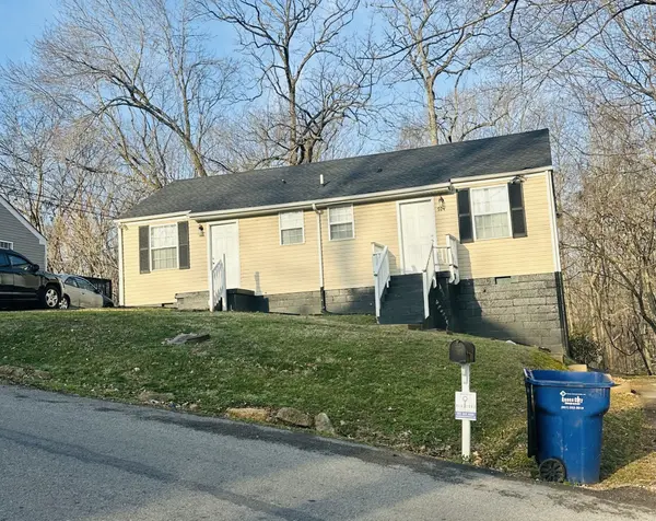 924 Woody Hills Dr, Clarksville, TN 37040