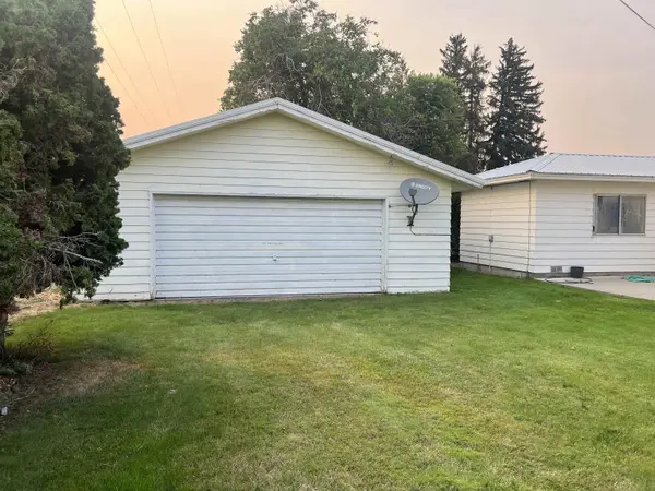 1518 Columbia Ave, Bridgeport, WA 98813