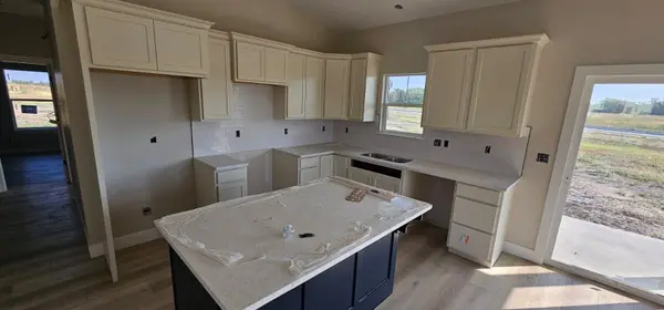 1630 Midway Ct., Valley Center, KS 67147